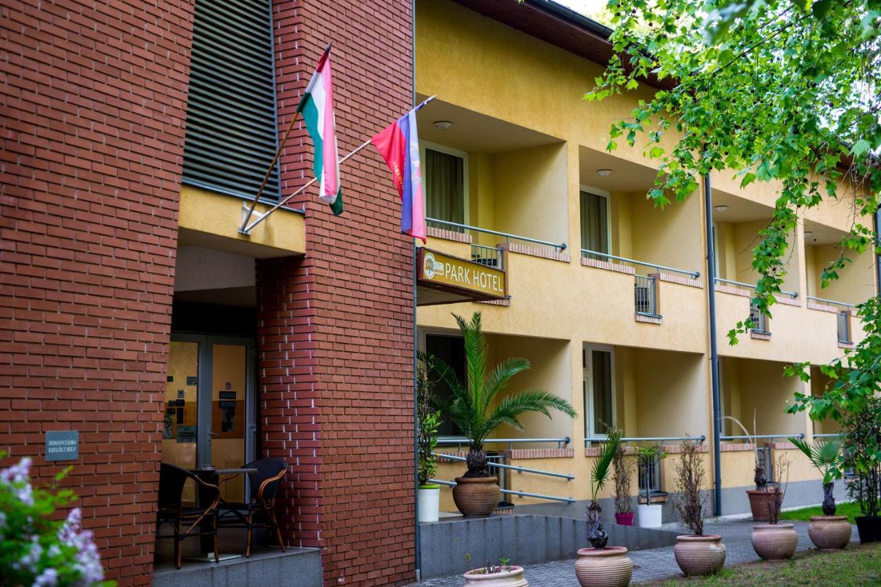 Park Hotel Sosto Nyiregyhaza Exterior photo